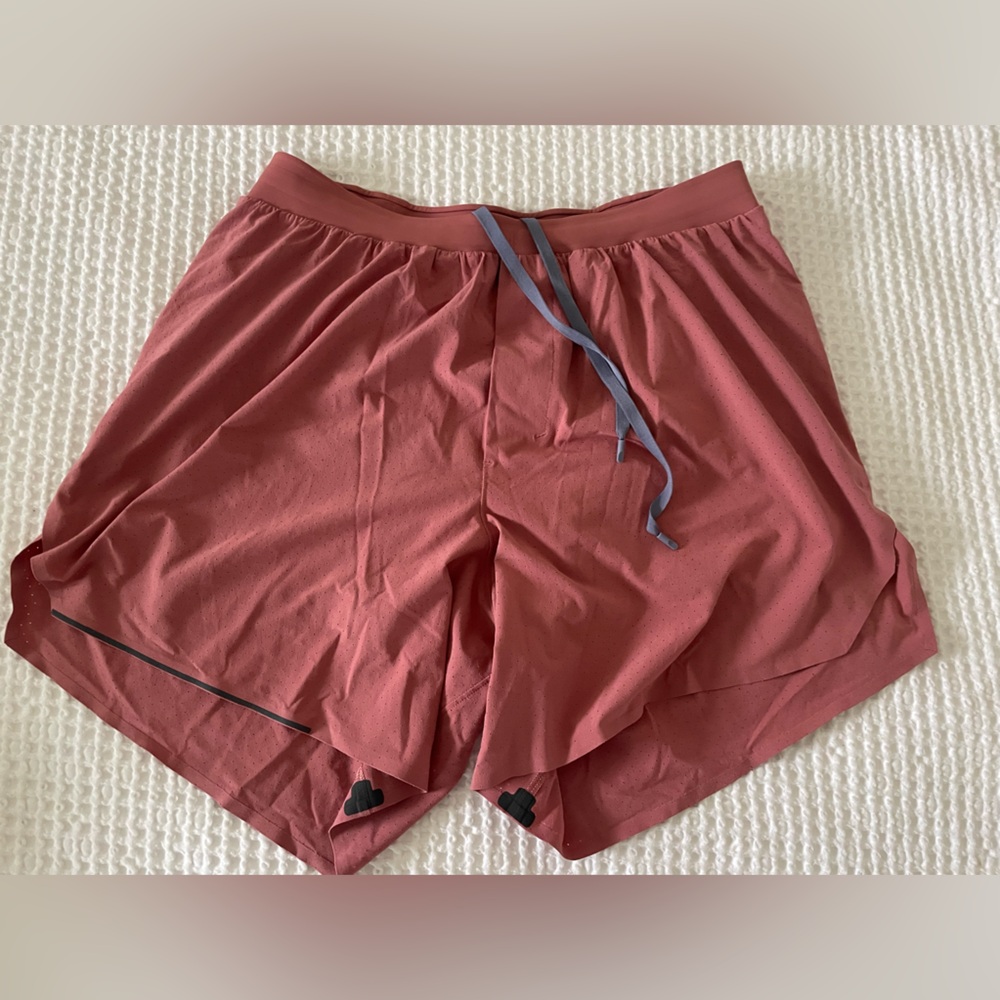 Fast and free lined short